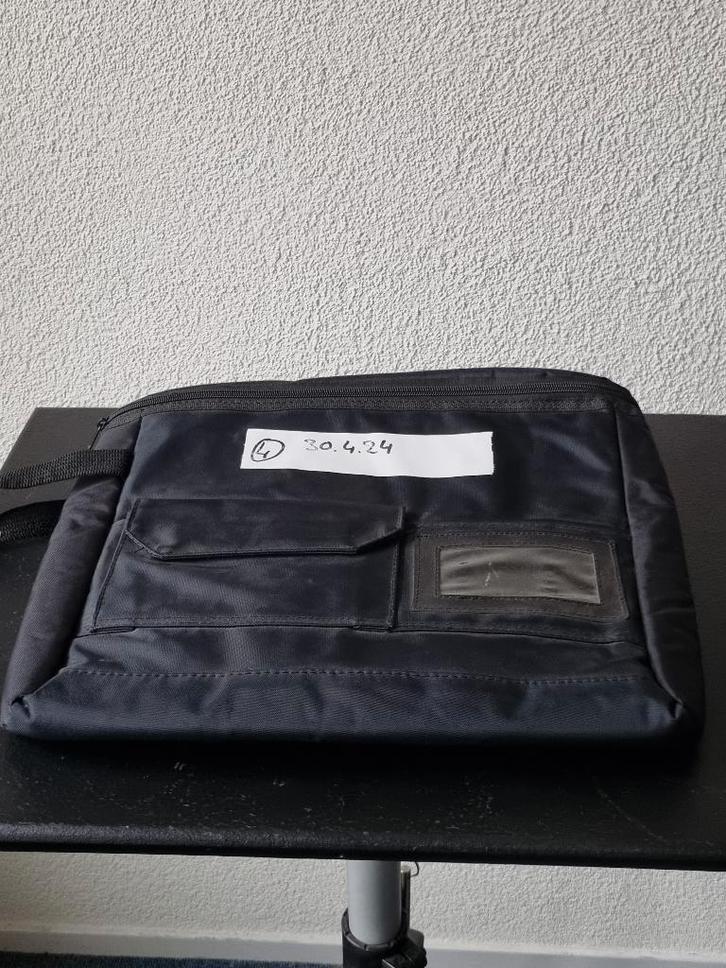 Tas 4 30X4X24, Computers en Software, Laptoptassen, Gebruikt, Schoudertas, 15 inch, Ophalen of Verzenden
