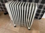 Oliegevulde radiator delonghi, Doe-het-zelf en Verbouw, Verwarming en Radiatoren, Ophalen, 30 tot 80 cm, Radiator, Minder dan 60 cm
