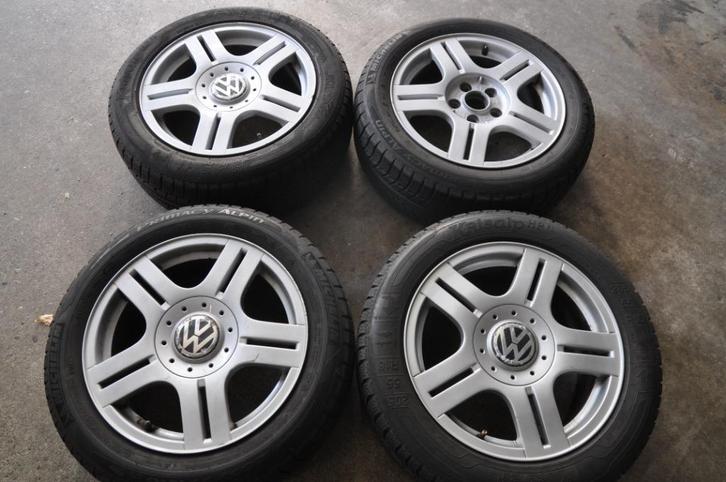 Licht metalen velgen Volkswagen, Auto-onderdelen, Banden en Velgen, Velg(en), Zomerbanden, 16 inch, 205 mm, Personenwagen, Gebruikt