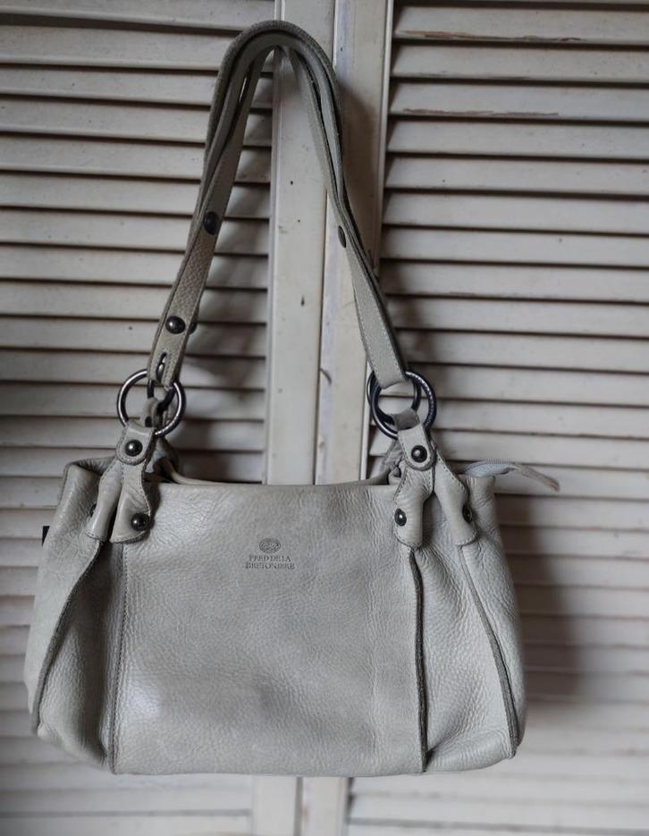 Dames handtas of schoudertas, fred de la bretoniere, Sieraden, Tassen en Uiterlijk, Tassen | Damestassen, Gebruikt, Handtas, Beige