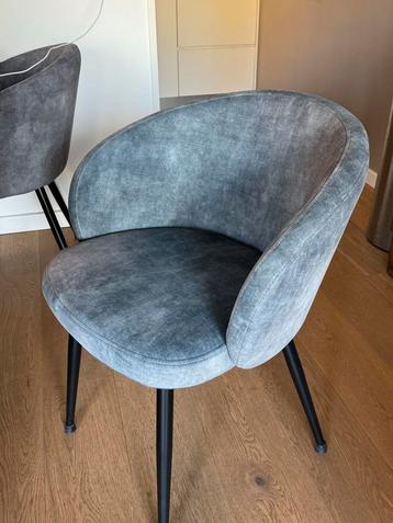 Set van 4 grijze stoelen beschikbaar voor biedingen