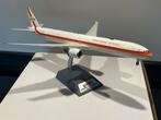 GARUDA RETRO boeing 777-300er PK-GIK INFLIGHT200 schaalmodel, Ophalen of Verzenden, Zo goed als nieuw, Schaalmodel