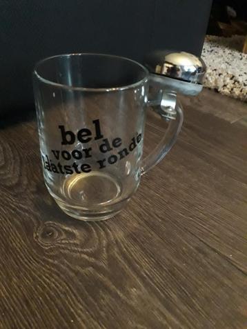 Bierglas met fietsbel beschikbaar voor biedingen