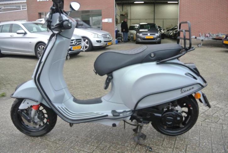 Vespa Snorscooter Sprint 50 custom 1e eigenaar, Fietsen en Brommers, Snorfietsen en Snorscooters, Gebruikt, Vespa, Benzine
