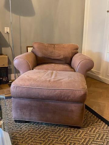 Bruine leren stoel met voetenbank beschikbaar voor biedingen