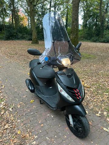Piaggio zip beschikbaar voor biedingen