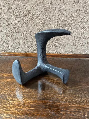 Schoenmakers leest beschikbaar voor biedingen