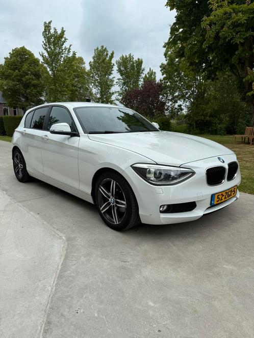 BMW 1-Serie 1.6 116D EDE 5DR 2012 Wit, Auto's, BMW, Particulier, 1-Serie, Diesel, A, Hatchback, Handgeschakeld, Origineel Nederlands