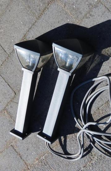 2x Nashville 60 cm. Tuinsokkels / LED Lampen + Grondkabels beschikbaar voor biedingen