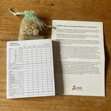 Muziek muzieknoten yahtzee dobbelspel spel beschikbaar voor biedingen