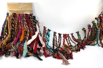 Stoffen slingers India beschikbaar voor biedingen