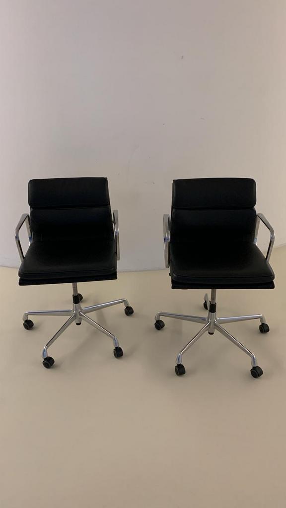 2x Vitra EA 217 Soft Pad Bureaustoel - ZGAN - pps, Huis en Inrichting, Bureaustoelen, Zo goed als nieuw, Bureaustoel, Zwart, Ergonomisch