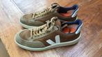Veja sneakers, Bruin, Ophalen of Verzenden, Sneakers of Gympen, Zo goed als nieuw