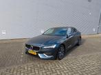Volvo S60 B3 163pk Geartronic Mild Hybrid 2022 Blauw, Auto's, 15 km/l, 1800 kg, Zwart, 4 cilinders
