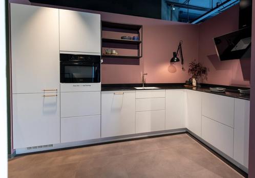 Kvik Veda Touch | Wit mat | Composiet blad | 50% korting, Huis en Inrichting, Keuken | Complete keukens, Nieuw, Hoekkeuken, Wit