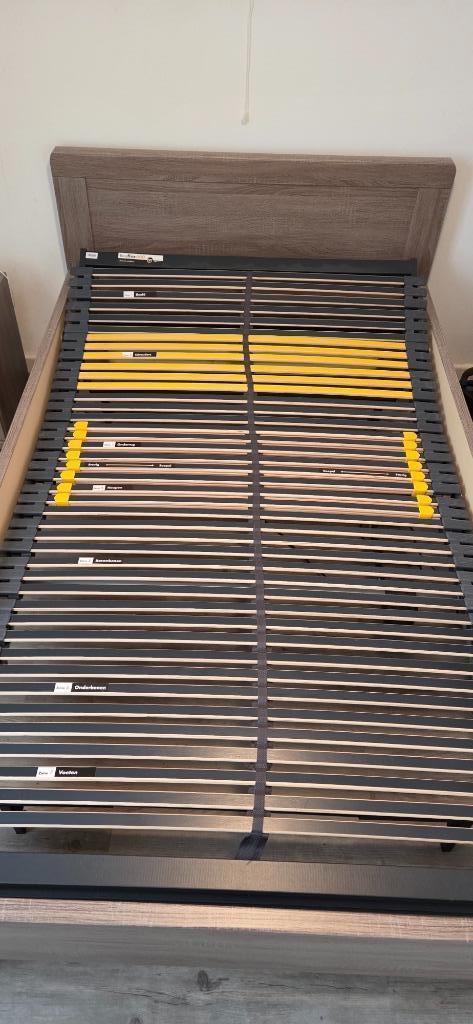 Bed met elektrische verstelbare lattenbodem 120 x 200, Huis en Inrichting, Slaapkamer | Bedden, Gebruikt, Twijfelaar, 120 cm, 200 cm