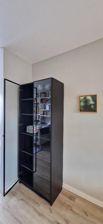 Vitrinekast / servieskast (Billy + Oxberg deuren) - afbeelding 2