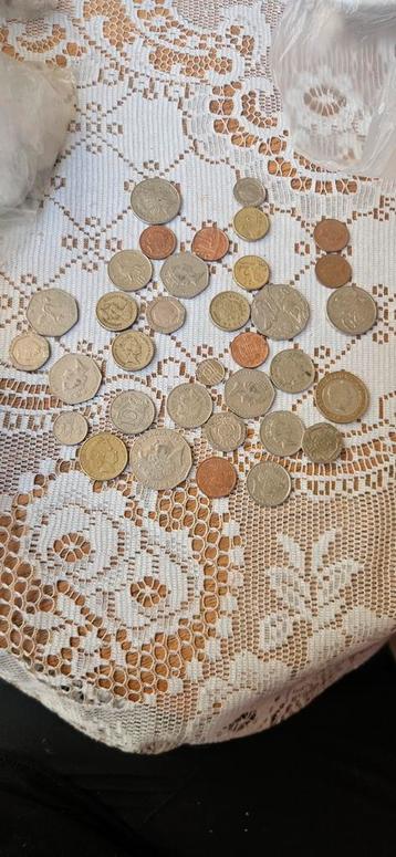 Diverse verzameling munten beschikbaar voor biedingen