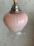 Vintage roze glazen lamp kapje uit Frankrijk, Ophalen of Verzenden, Zo goed als nieuw, E27 (groot), Gloeilamp