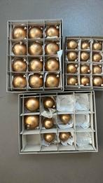 Champagnekleurige kerstballen met goudkleurige opdruk, Diversen, Kerst, Ophalen of Verzenden, Gebruikt