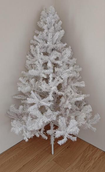 Witte zgan kunst kerstboom inclusief voet en doos beschikbaar voor biedingen