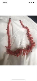 Bloedkoraal Ketting met Zilverkleurige Sluiting, Gebruikt, Ophalen of Verzenden, Steen of Mineraal, Met edelsteen