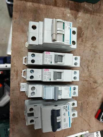 Hager en ETI automaten / aardlekschakelaars – diverse types beschikbaar voor biedingen