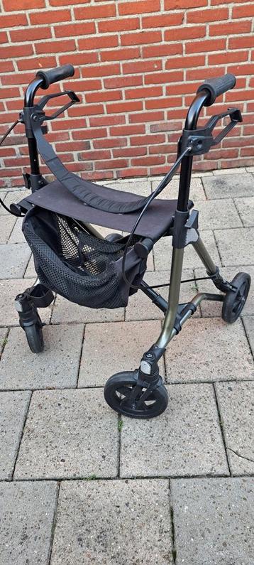 DIETZ LICHT GEWICHT ROLLATOR beschikbaar voor biedingen