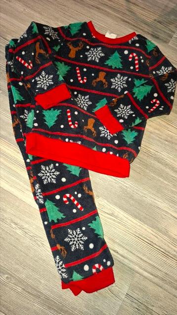 3 Warme winter pyjama's maatje 104 beschikbaar voor biedingen