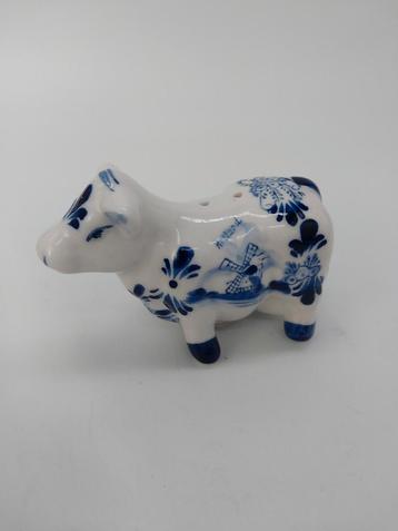 Leuk peper/zoutvaatje in vorm van koe Delfts blauwe stijl beschikbaar voor biedingen