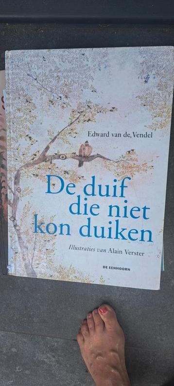 Edward van de Vendel - De duif die niet kon duiken beschikbaar voor biedingen