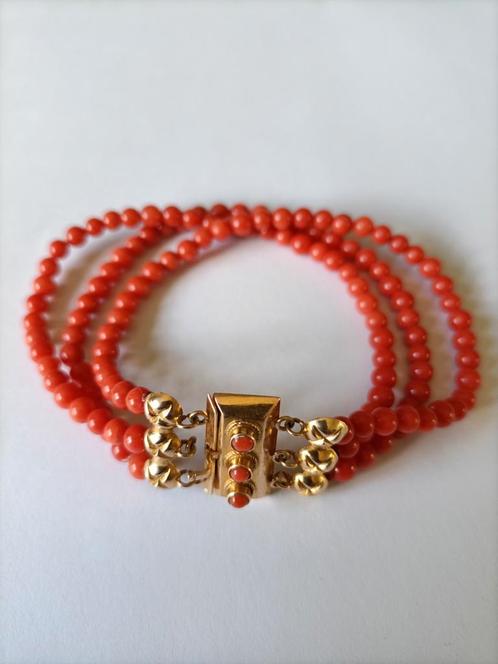 Oude armband Bloedkoraal met Gouden Slot, 14 krt, Sieraden, Tassen en Uiterlijk, Antieke sieraden, Armband, Goud, Met edelsteen