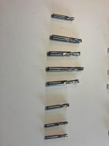 Cnc frezen freesbeitels cnc inkroosmachine beschikbaar voor biedingen