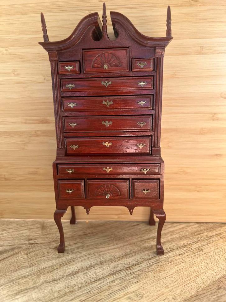Poppenhuis Kast 1:12, Verzamelen, Poppenhuizen en Toebehoren, Overige typen, Ophalen of Verzenden