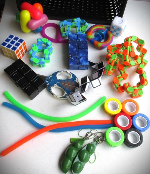 Fidget Behendigheidsspellen~Doos vol~Diversen  en puzzels, Verzamelen, Speelgoed, Zo goed als nieuw, Ophalen of Verzenden