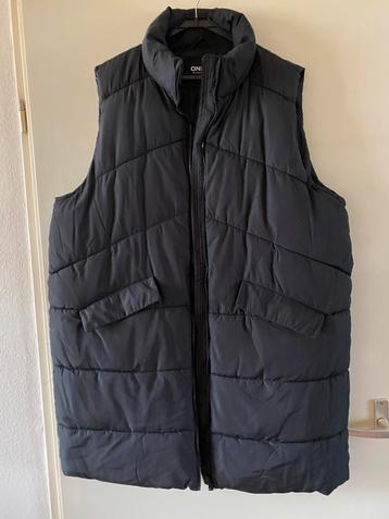 NIEUWstaat: lange bodywarmer ONLY maat XXL beschikbaar voor biedingen