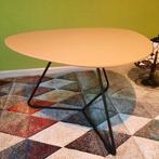 BREE'S NEW WORLD TAFEL, Huis en Inrichting, Tafels | Bijzettafels, Ophalen, Minder dan 55 cm, Rond, Zo goed als nieuw