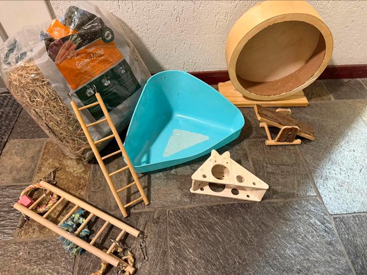Hamster spullen goud hamster wiel rad huisje hamsterscaping, Dieren en Toebehoren, Knaagdieren en Konijnen | Toebehoren, Loopwiel of Rad