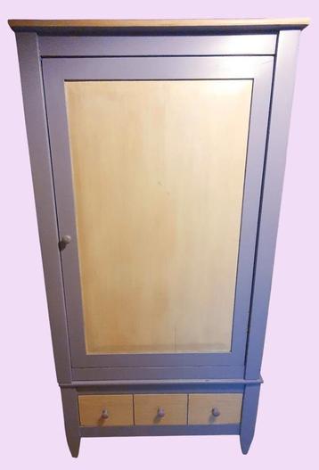 Kast Kinderkamer.  beschikbaar voor biedingen