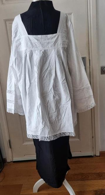 Misdienaar koster kapelaan maat L / XL (2 STUKS) Carnaval  beschikbaar voor biedingen