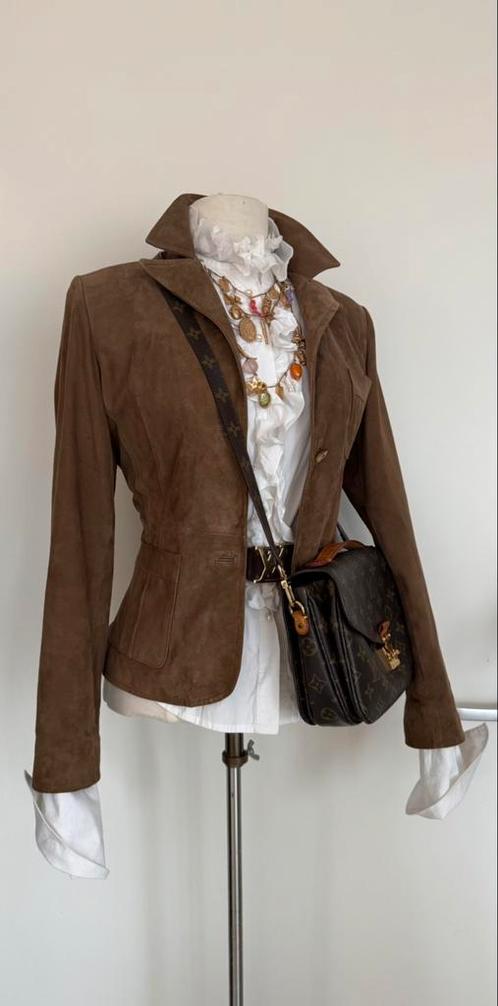 Scapa maat 38 suéde chocolade kleurige blazer, Kleding | Dames, Jasjes, Kostuums en Pakken, Ophalen of Verzenden