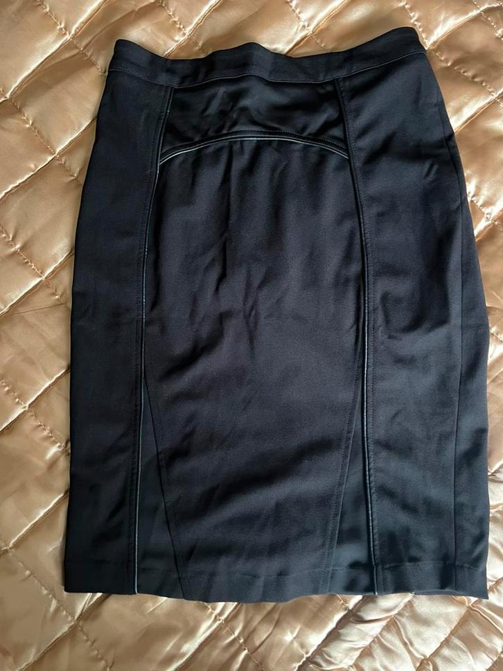 Save the Queen super leuke zwarte rok/ maat M/ OPRUIMING, Kleding | Dames, Rokken, Zo goed als nieuw, Maat 38/40 (M), Zwart, Knielengte