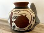 Mooie Vaas in terracotta tribale stijl., Overige kleuren, Aardewerk of Porselein, Ophalen of Verzenden, Zo goed als nieuw