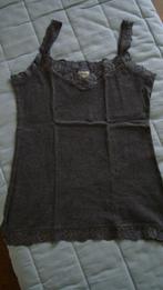 Top van Esprit met kant kleur grijs, Maat 38/40 (M), Ophalen of Verzenden, Zo goed als nieuw, Zonder mouw