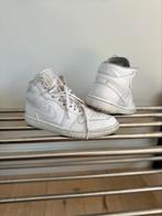 Jordan 1 schoenen maat 40, Wit, Ophalen of Verzenden, Jordan, Sneakers of Gympen