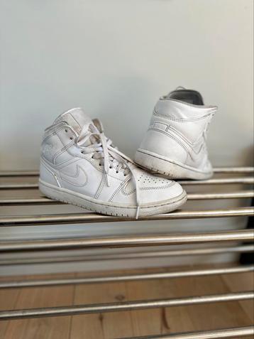 Jordan 1 schoenen maat 40 beschikbaar voor biedingen
