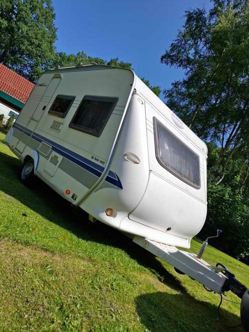 Hobby de Luxe 400 kb, Caravans en Kamperen, Caravans, Particulier, tot en met 4, 750 - 1000 kg, Treinzit, Hobby, Dwarsbed, Dwars-stapelbed