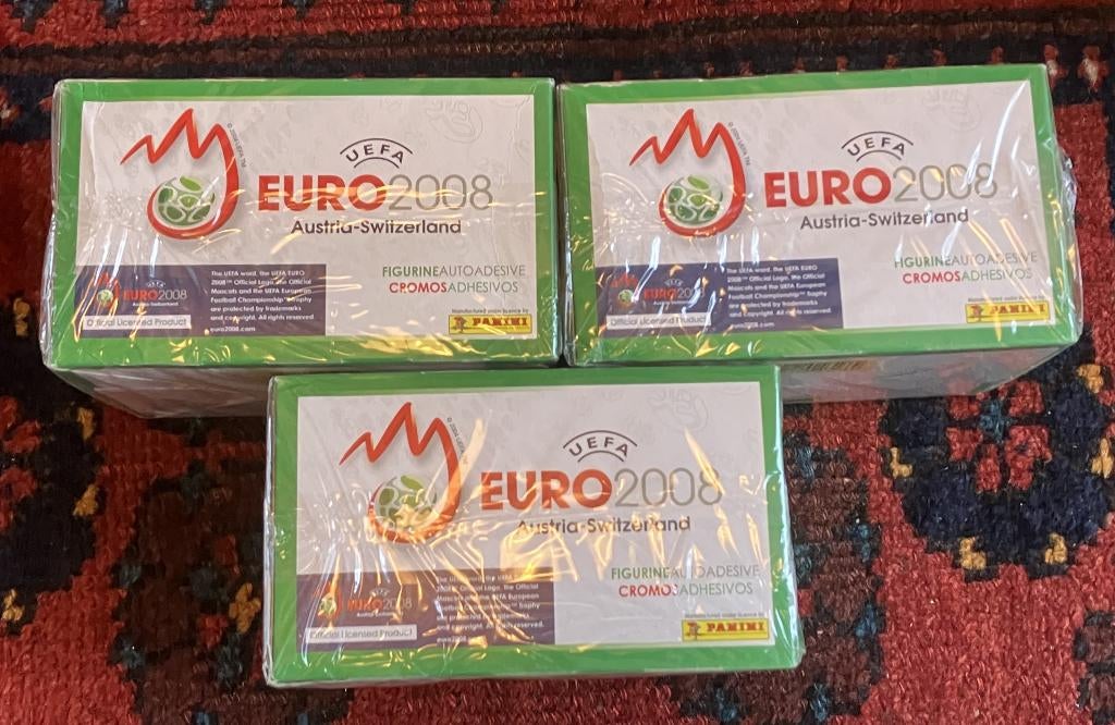 2 x Panini Euro 2008 box Austria-Switzerland, Verzamelen, Sportartikelen en Voetbal, Zo goed als nieuw, Poster, Plaatje of Sticker