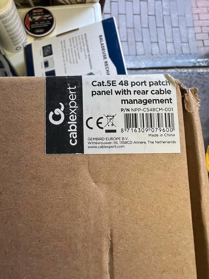 Nieuwe 48-poorts Patch Panel, Computers en Software, Netwerk switches, Nieuw, Ophalen of Verzenden