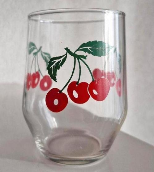 Glaasje met Kersenopdrukken, Verzamelen, Glas en Borrelglaasjes, Zo goed als nieuw, Ophalen of Verzenden